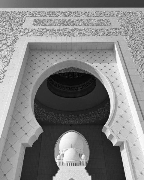 Photograph Ingrida Kuznecova Sheikh Zayed Mosque Abu Dhabi on One Eyeland